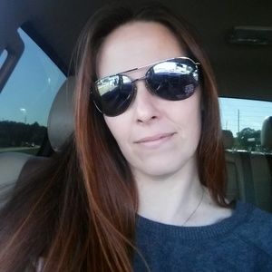 Howdy, I'm Diane, and I LOVE to make deals!